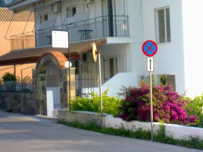 Ballas Apartments Agia Efimia Eksteriør billede