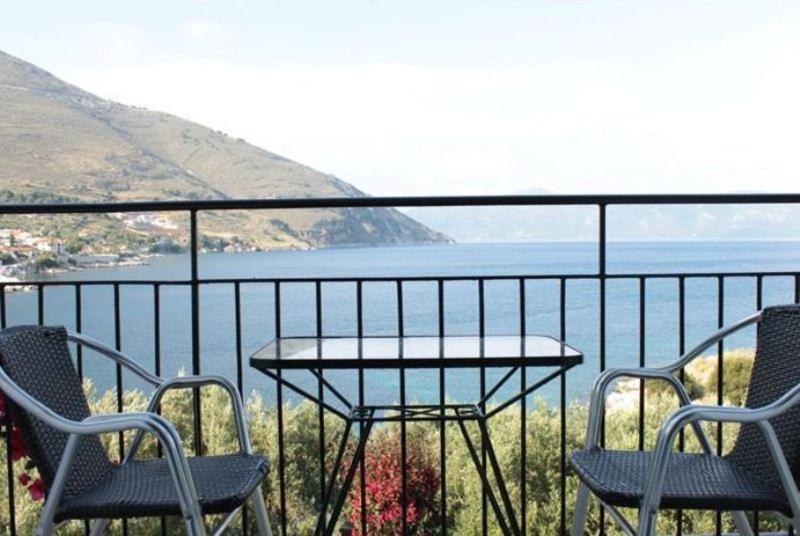 Ballas Apartments Agia Efimia Værelse billede