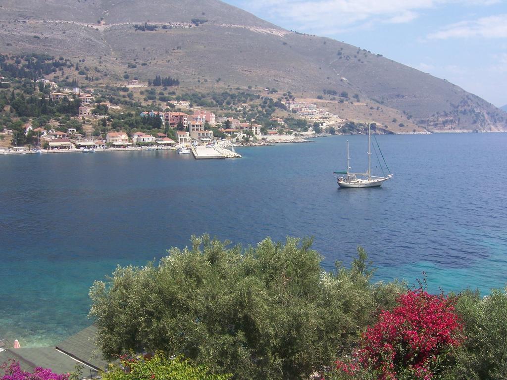 Ballas Apartments Agia Efimia Værelse billede