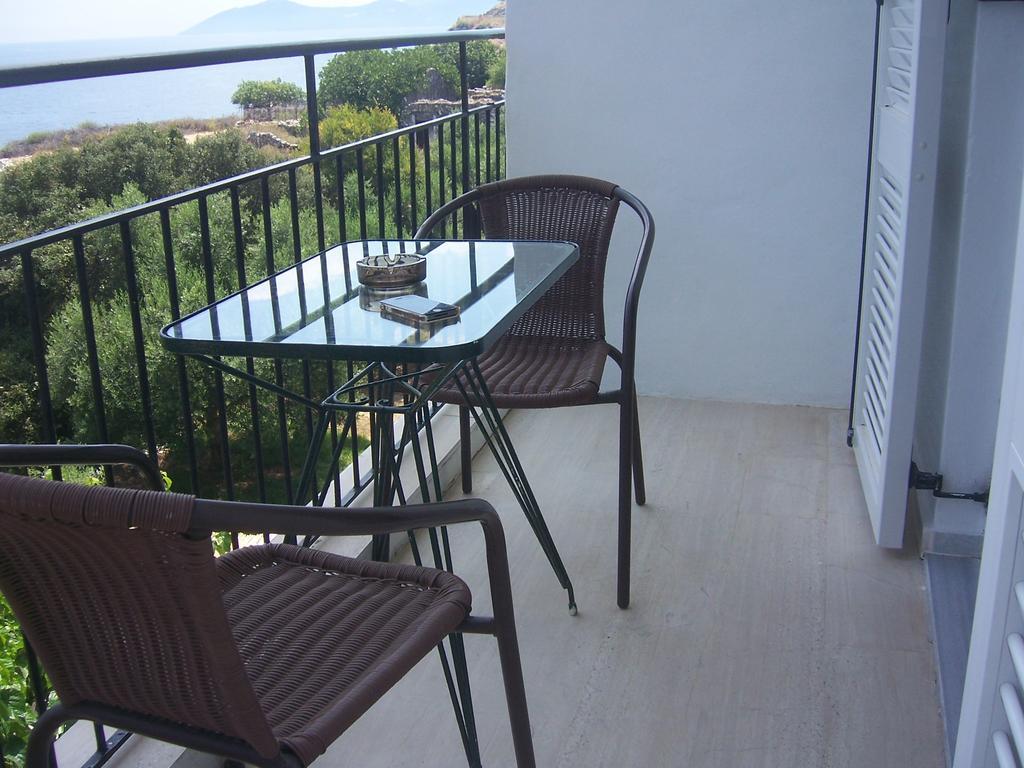 Ballas Apartments Agia Efimia Værelse billede